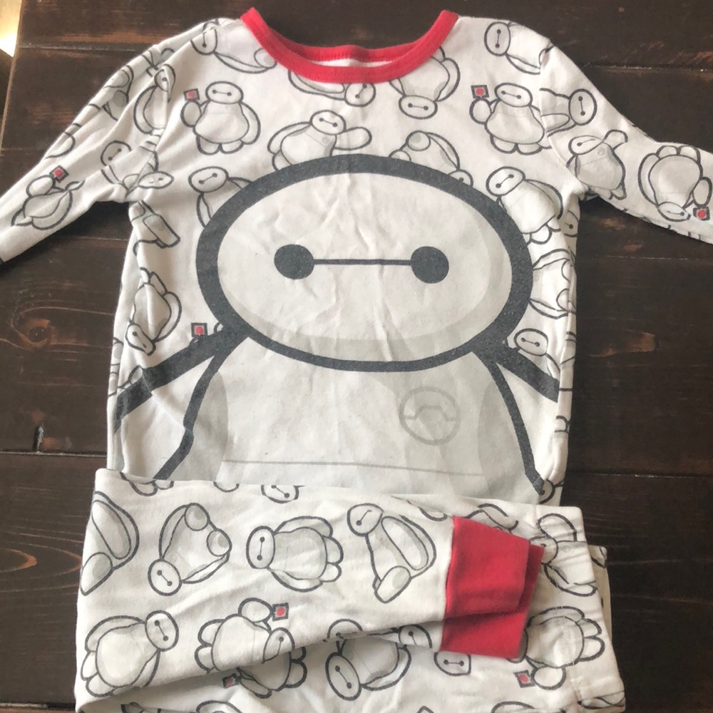 Disney big hero 6 pajama set (size 5)